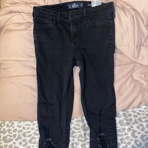 Black Hollister Low Rise Jeans Size 3R